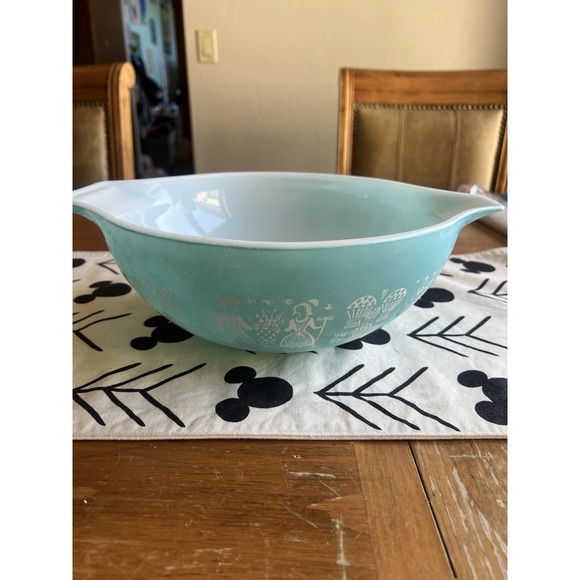 Vintage PYREX Amish Butterprint 401 Mixing Bowl 1 1/2 Pint Turquoise Aqua - Picture 1 of 2